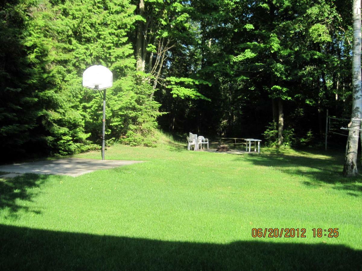 Sunny Birch Cottages ソーブル・ビーチ エクステリア 写真